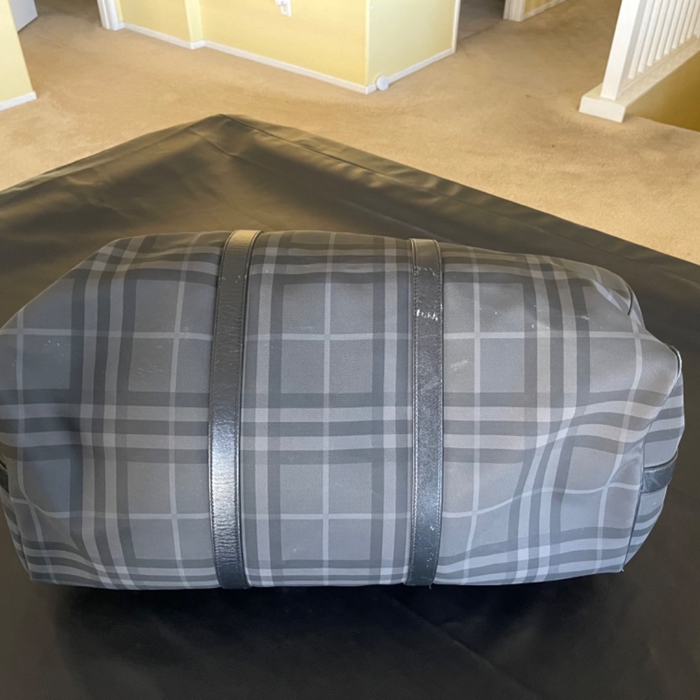 Burberry duffle bag - Picture 5 of 6